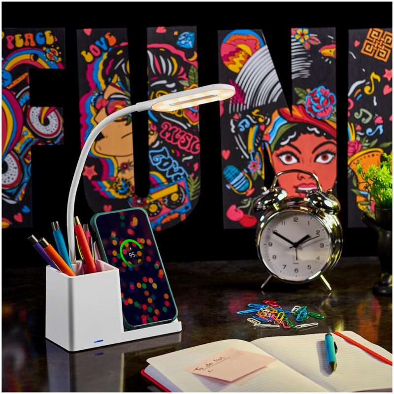 Swiss Cougar Ottawa Wireless Charger and Desk Lamp - Image 17