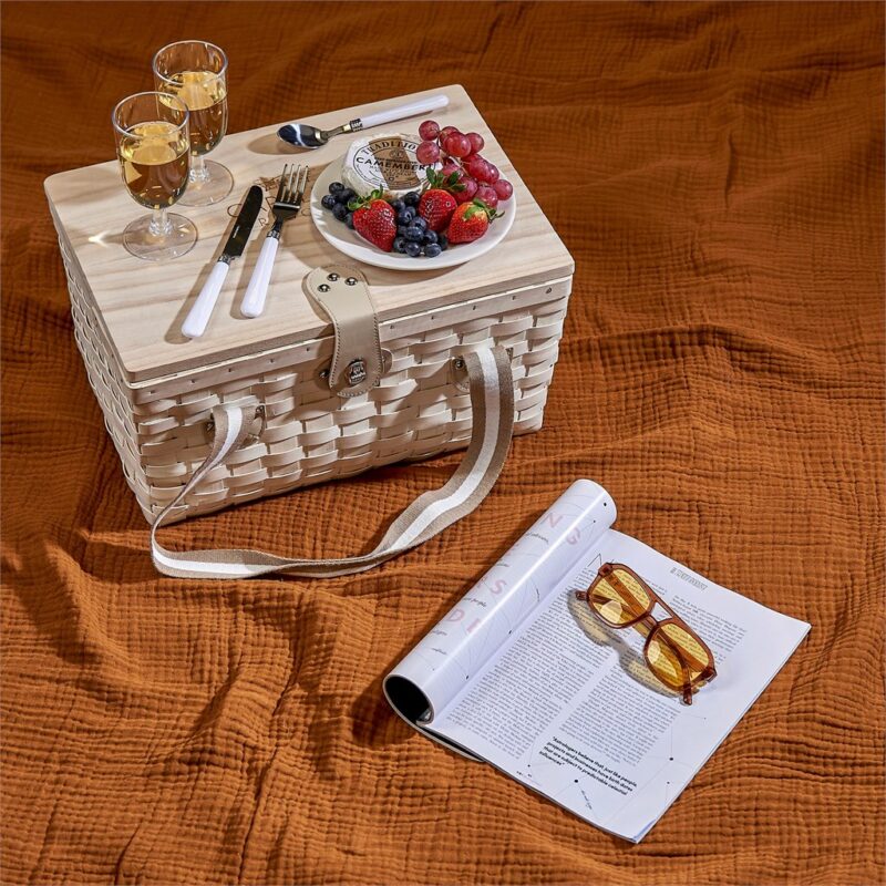 Serendipio Montega 2-Person Picnic Basket - Image 11